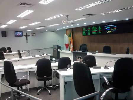 Legislativo e Executivo de Divinópolis, em fim de festa é só desânimo
